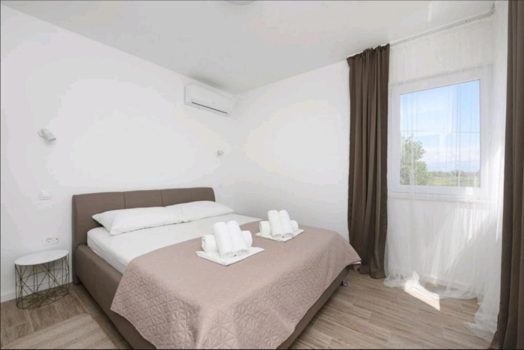 דירות פריבלאקה Casa Bianca מראה חיצוני תמונה